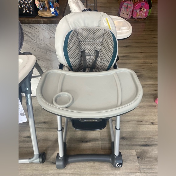 Graco Blossom 6-in-1 Convertible High Chair - Picture 1 of 2
